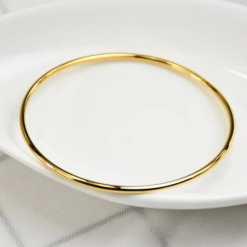 Elara Classic Gold Bangle