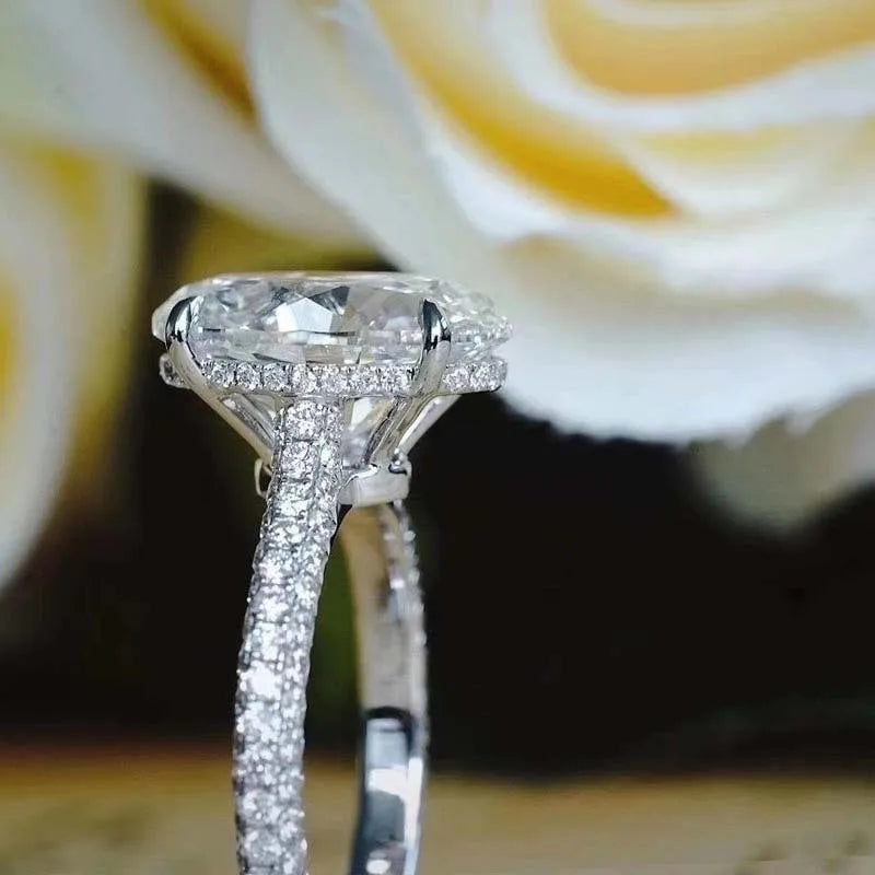 Éclat Diamond Ring